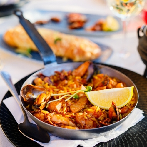 Arroz con camarones en salsa de vino