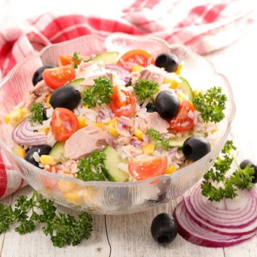 Arroz con atún y tomate