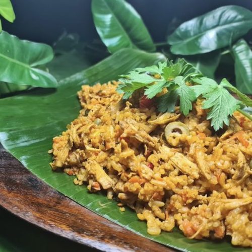 Arroz con Pollo en Hoja de Platano