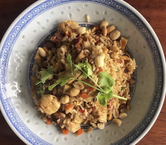 Arroz Mixto con pollo y pepitas de marañon