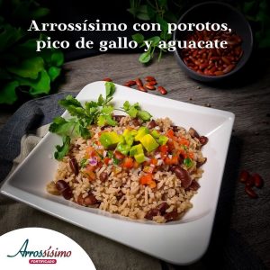 Arrossísimo fortificado con porotos, pico de gallo y aguacate
